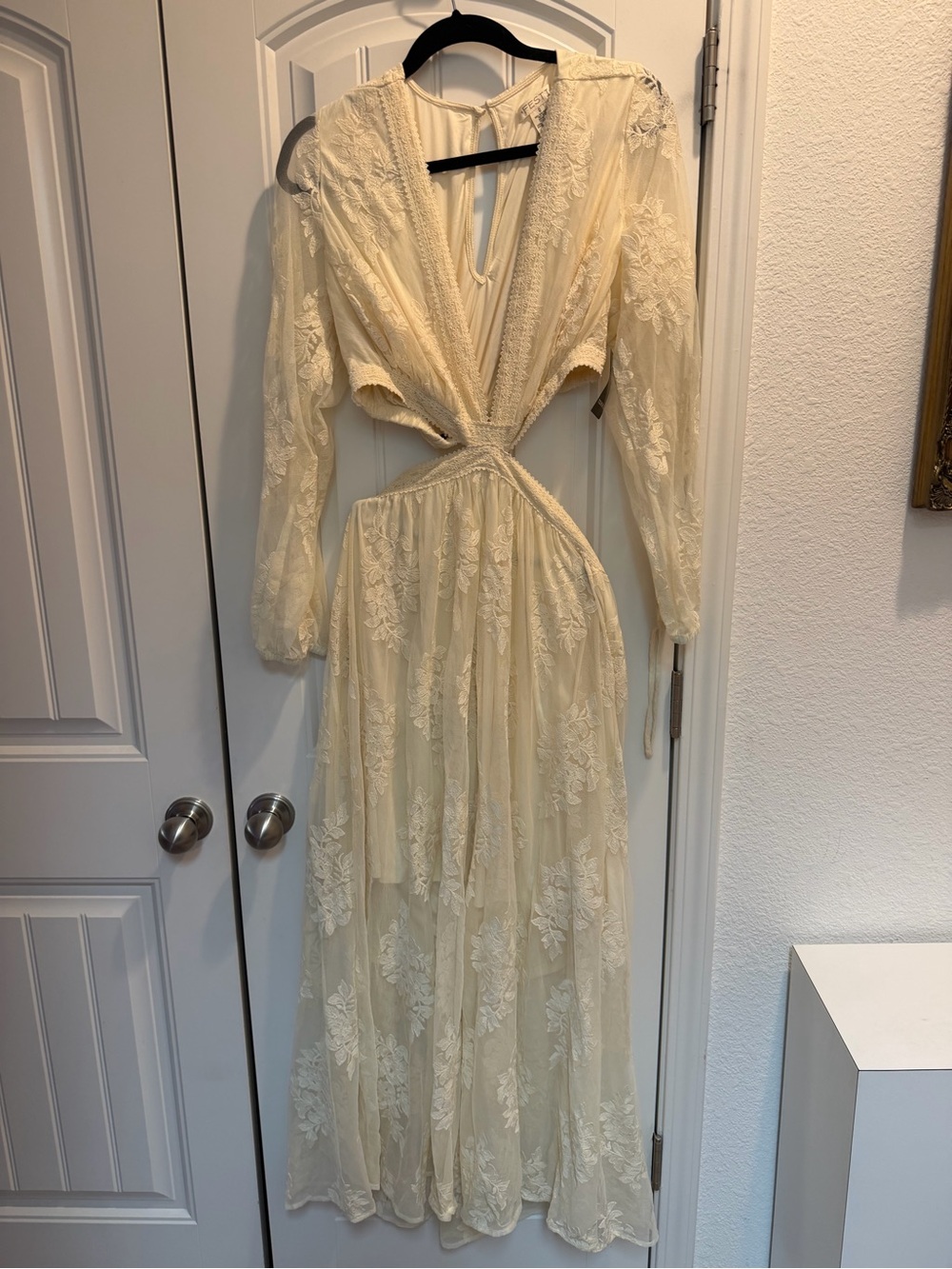 torrid Ivory Lace Long Sleeve Cutout Maxi Dress